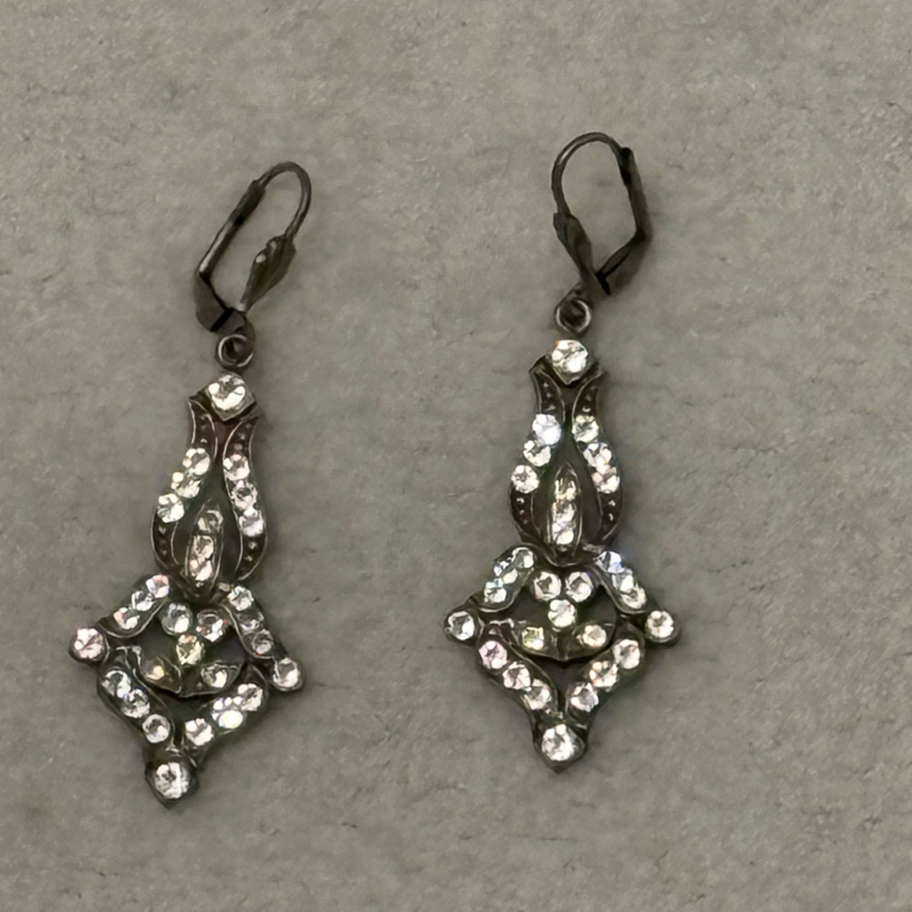 Elegant Silver Crystal Drop Earrings